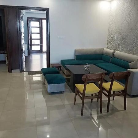 Homistay 1 Bhk Panchkula Buitenkant foto